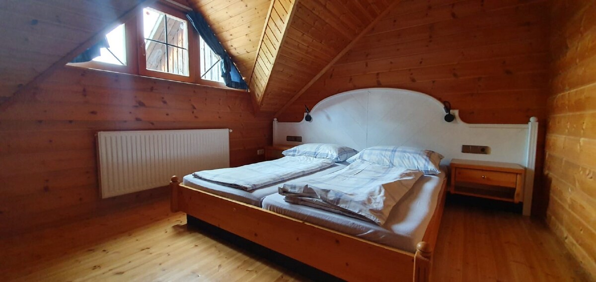 Ferienwohnungen am Bio-Bauernhof Herdengl (Lunz am See), Ferienwohnung 1 (100qm) mit 3 Schlafräumen und großer Wohnküche
