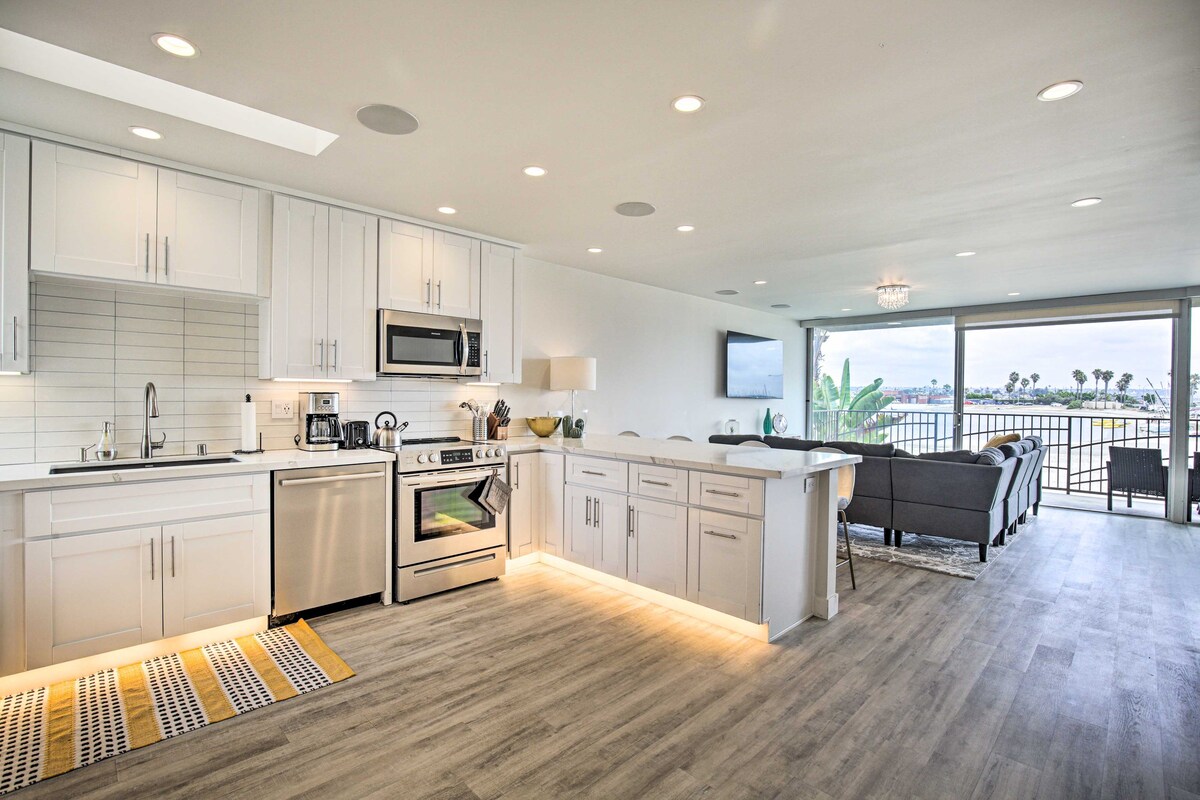 Bright, Updated Townhome w/ Mission Bay View!
