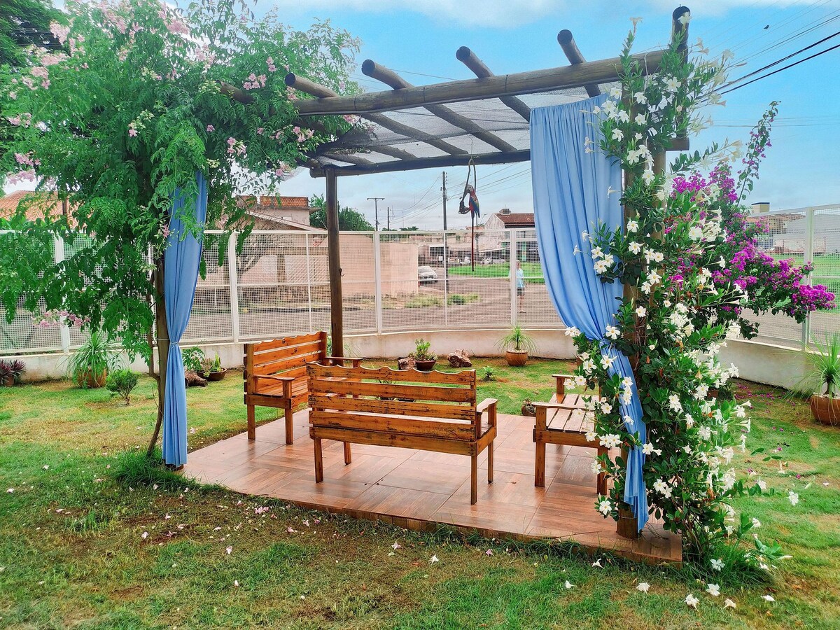 Casa Azul Antares - 3 Quartos com Jardim | Pet Friendly