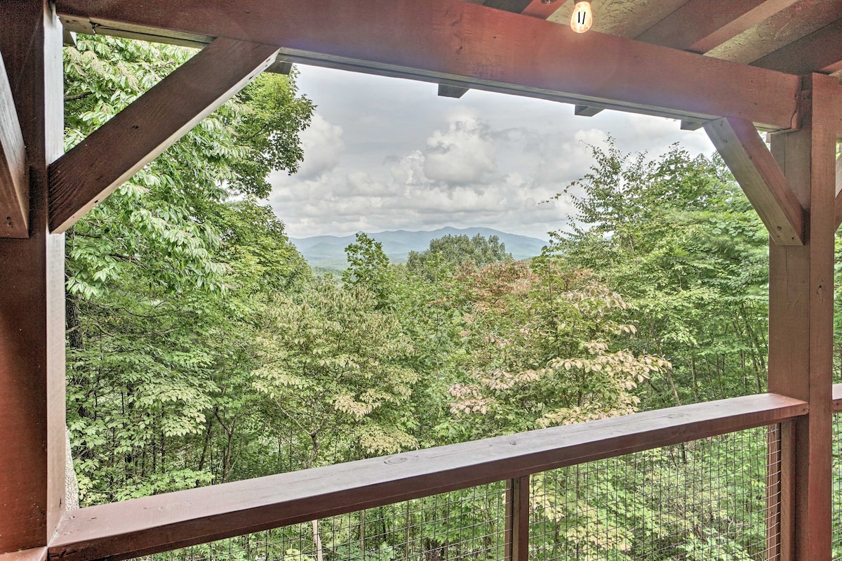 ‘Yellow Mountain’ Blairsville Cabin w/ Scenic Deck