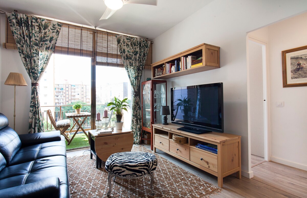 舒适的公寓，靠近Fira Gran Via ，配备空调