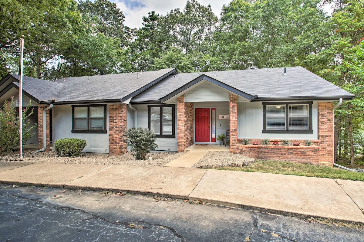 Hot Springs House w/ Spacious Deck & Grill!