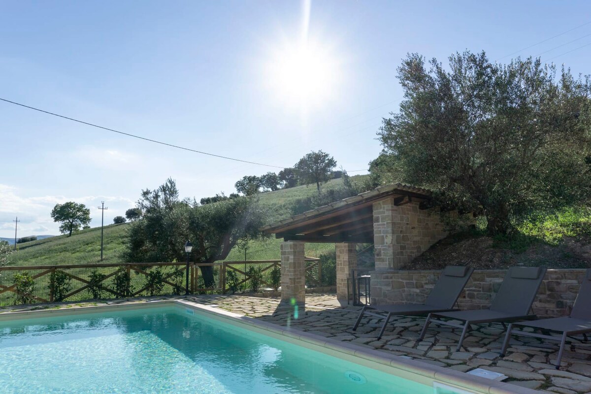 Comfortable Swimming Pool Villa With Sunbathing Ar