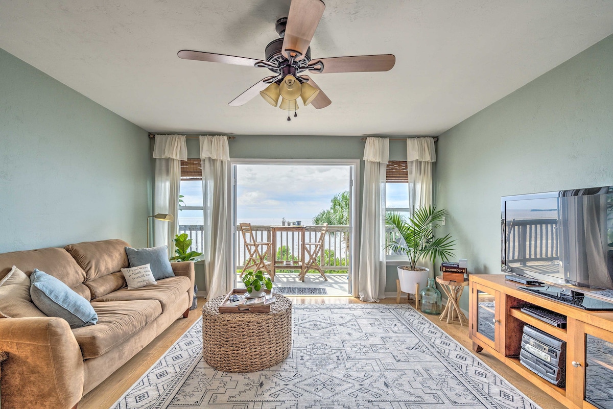 Charming Cedar Key Condo: Direct Beach Access