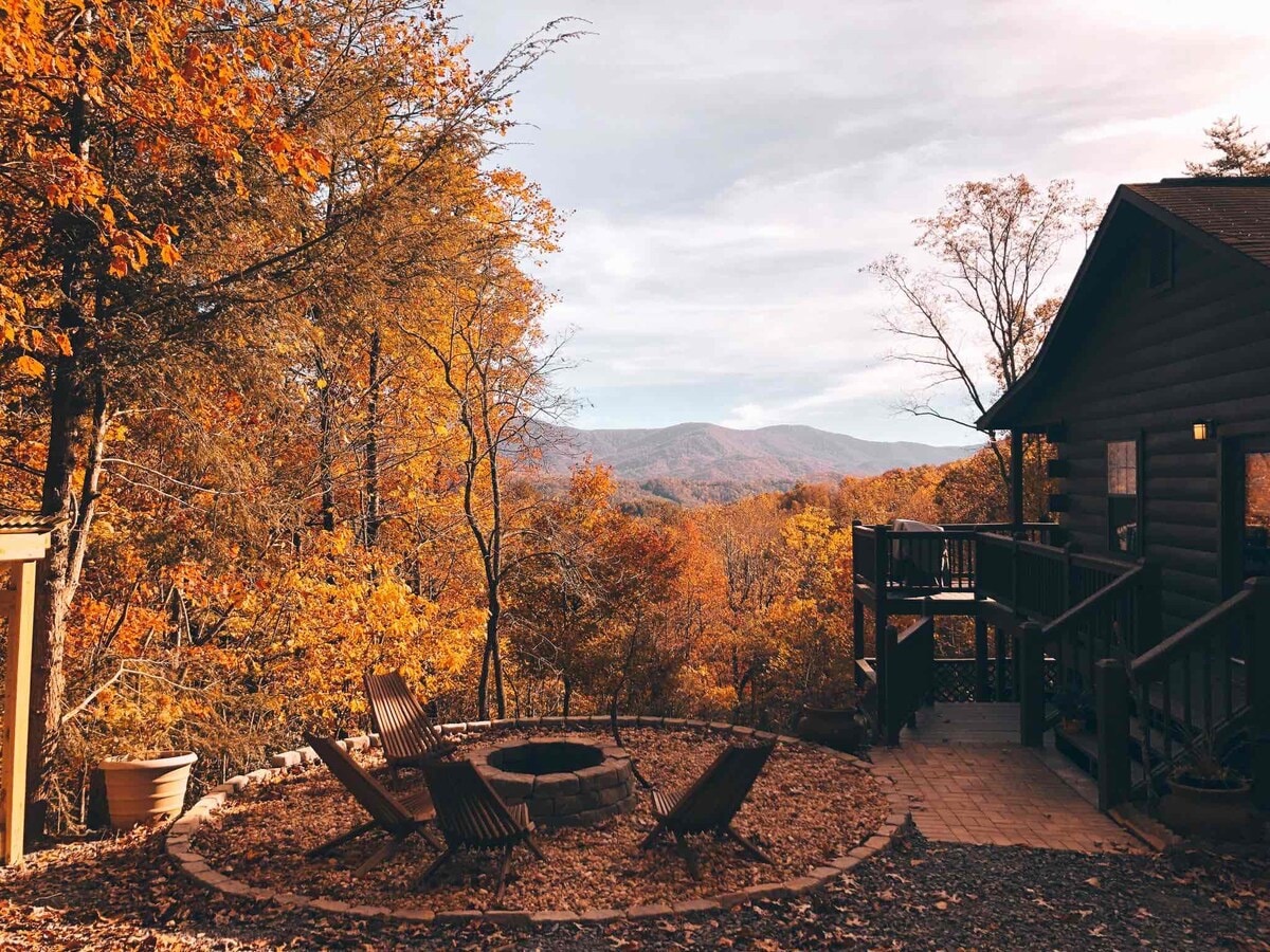 The Oaky Bear | Stunning Mtn Views | Fire Pit