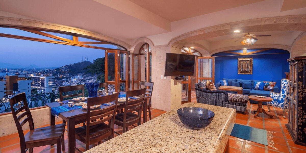 2-BR Penthouse w/ Amazing Views at Luxury Resort