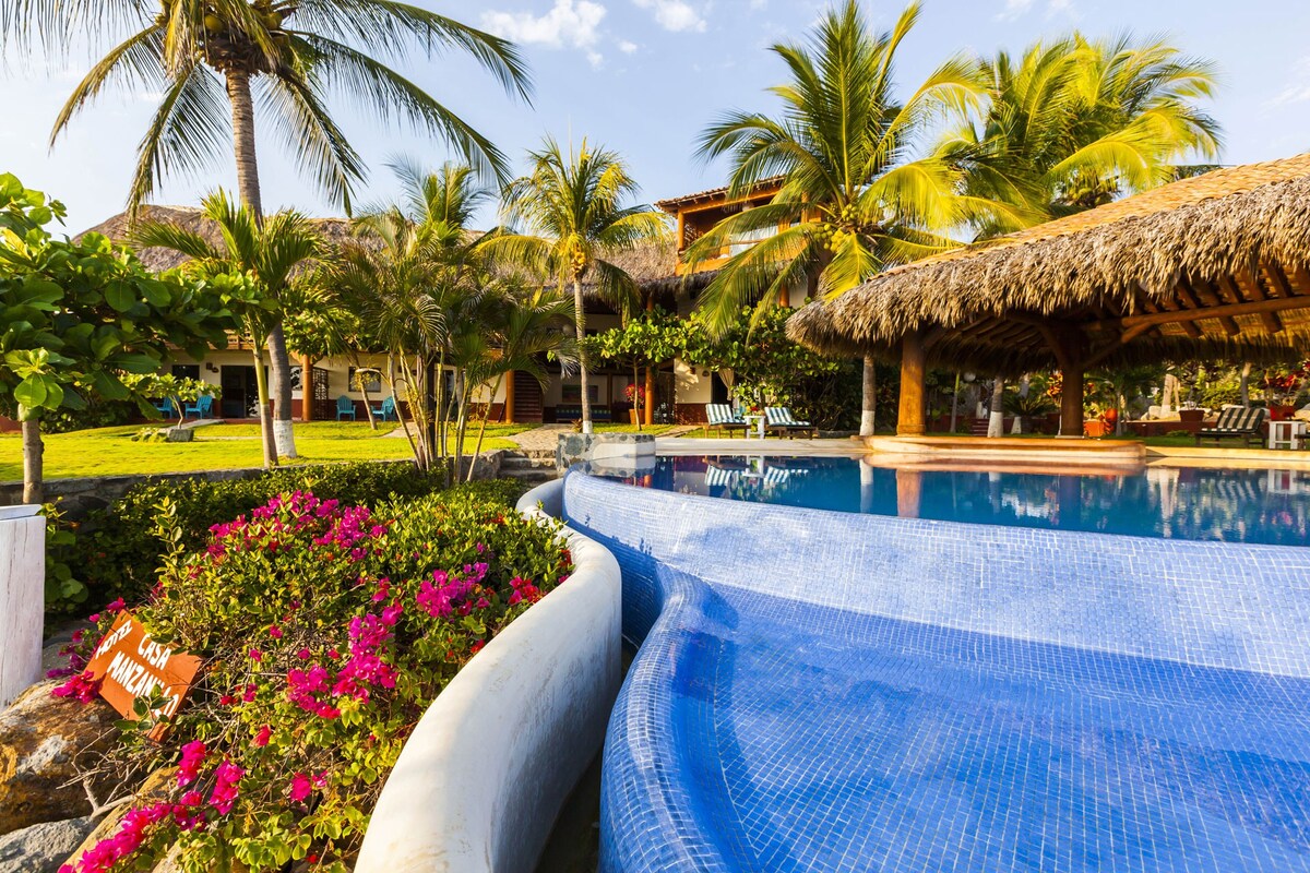 Casa Manzanillo - Hotel Buy Out - Beach Front Loca