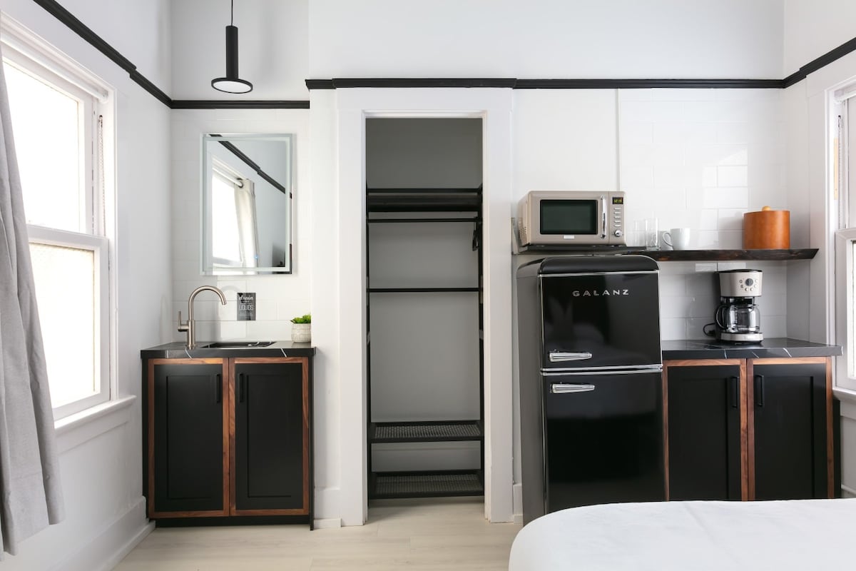 豪华旅舍（ Luxe Hostel ）小厨房的高级独立房间