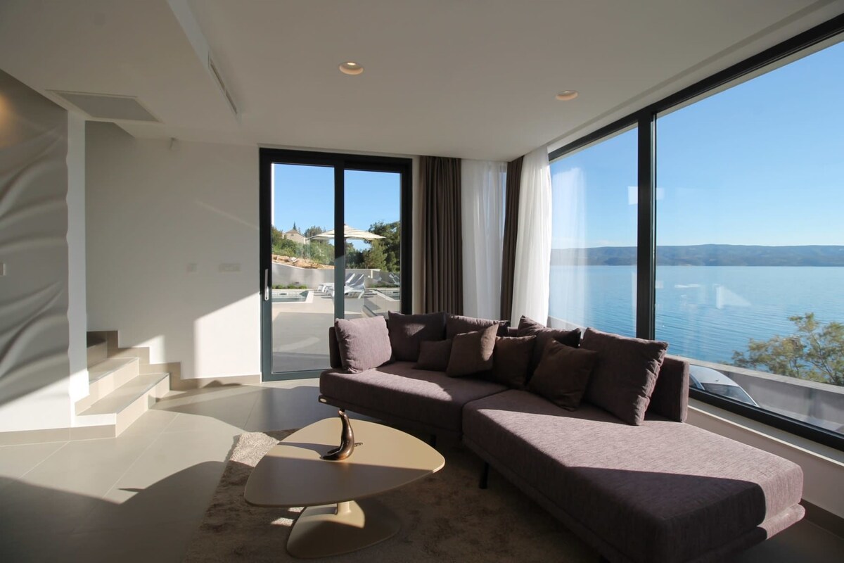 Luxury Villa Offering Calm Atmosphere