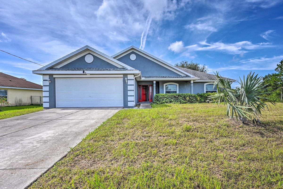 Ranch-Style Lehigh Acres House ，带大后院！