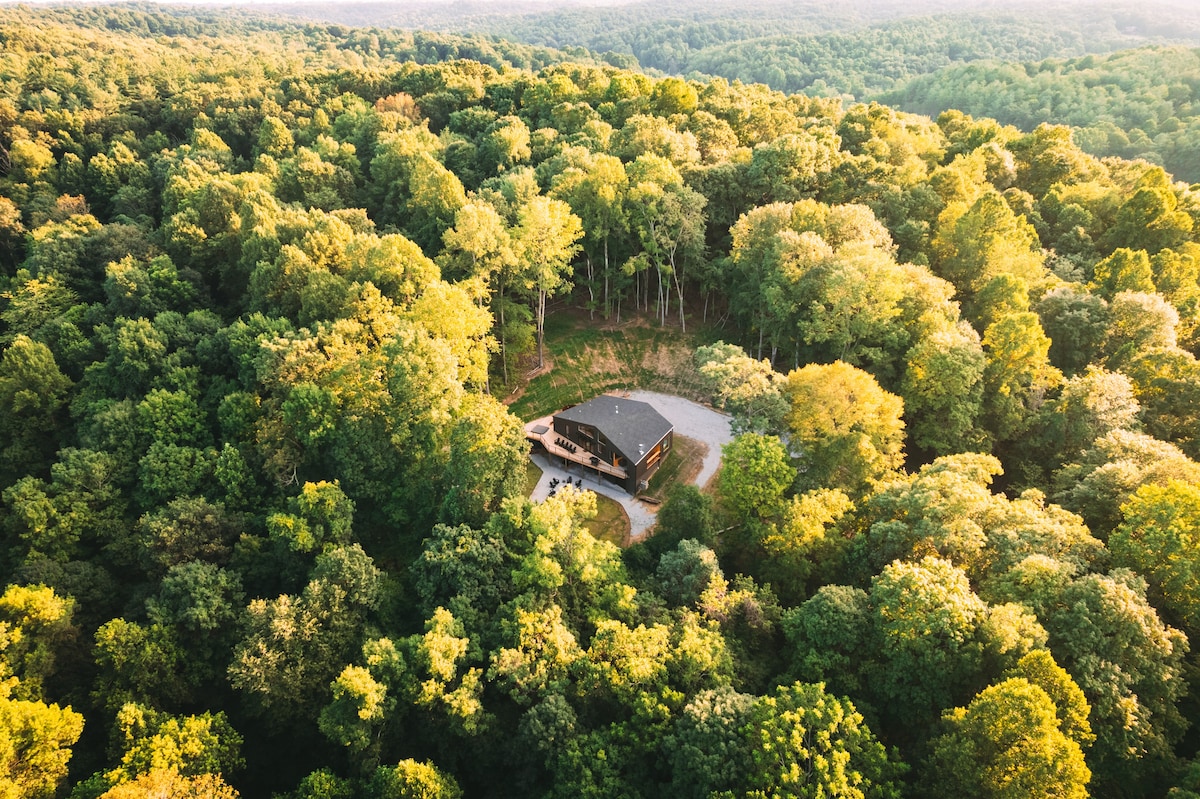 The Acres: a wooded cabin in Hocking Hills, OH