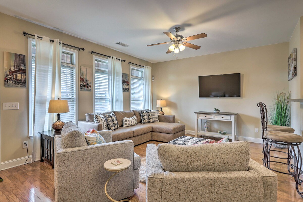 Macon Townhome w/ Patio, 5 Miles to Downtown!