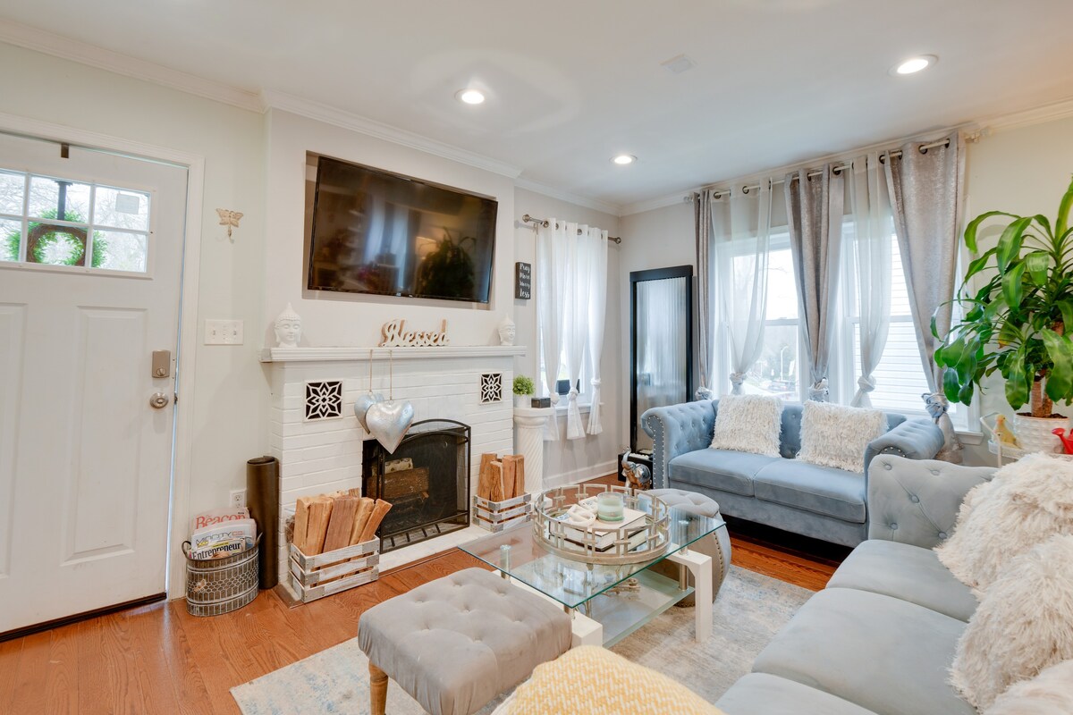 Chic Baltimore Retreat - 6 Mi to Downtown!