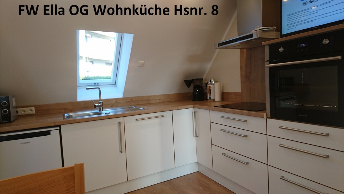 度假屋Rettinger/Monteurwohnung （ Windischeschenbach ） ，度假屋Ella度假屋在二楼