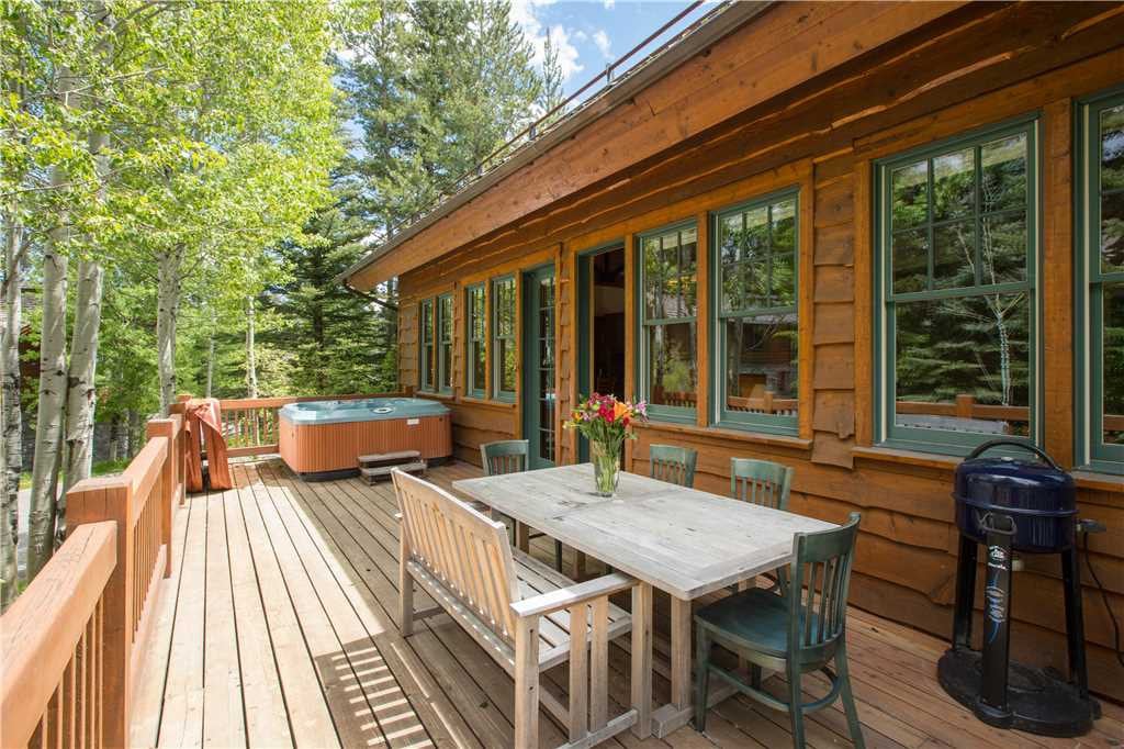 RMR: Luxury 4BR-Walk to Slopes, Private Hot tub