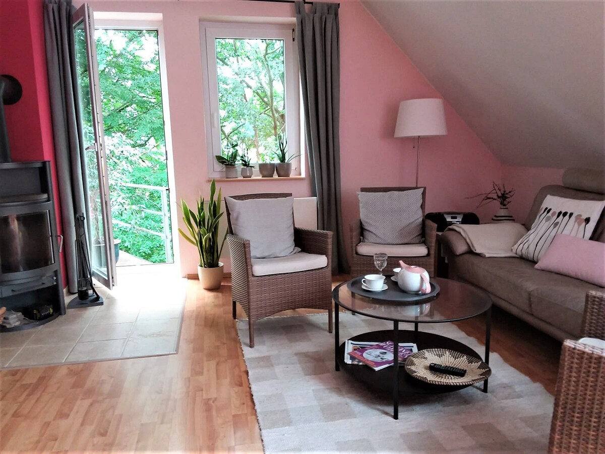 度假公寓Ringbergblick （ Suhl ） - LOH 06265 ，度假公寓Ringbergblick ， 79平方米，屋顶露台， 2间卧室，最多可供4名成人和1名儿童入住