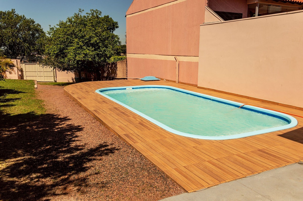 Chalé c piscina e churrasqueira em São Leopoldo/RS