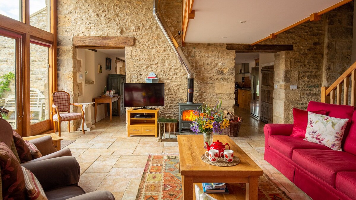 Tom's Barn, Hampen, Nr Andoversford, Cotswolds