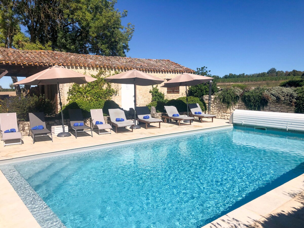 La Maison Pouyteaux. Secure private heated pool