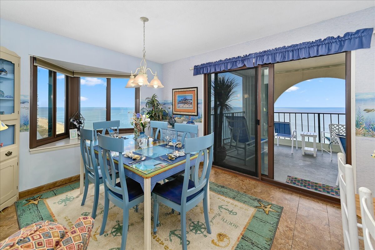 Breathtaking ocean views from this 2 Bedroom!