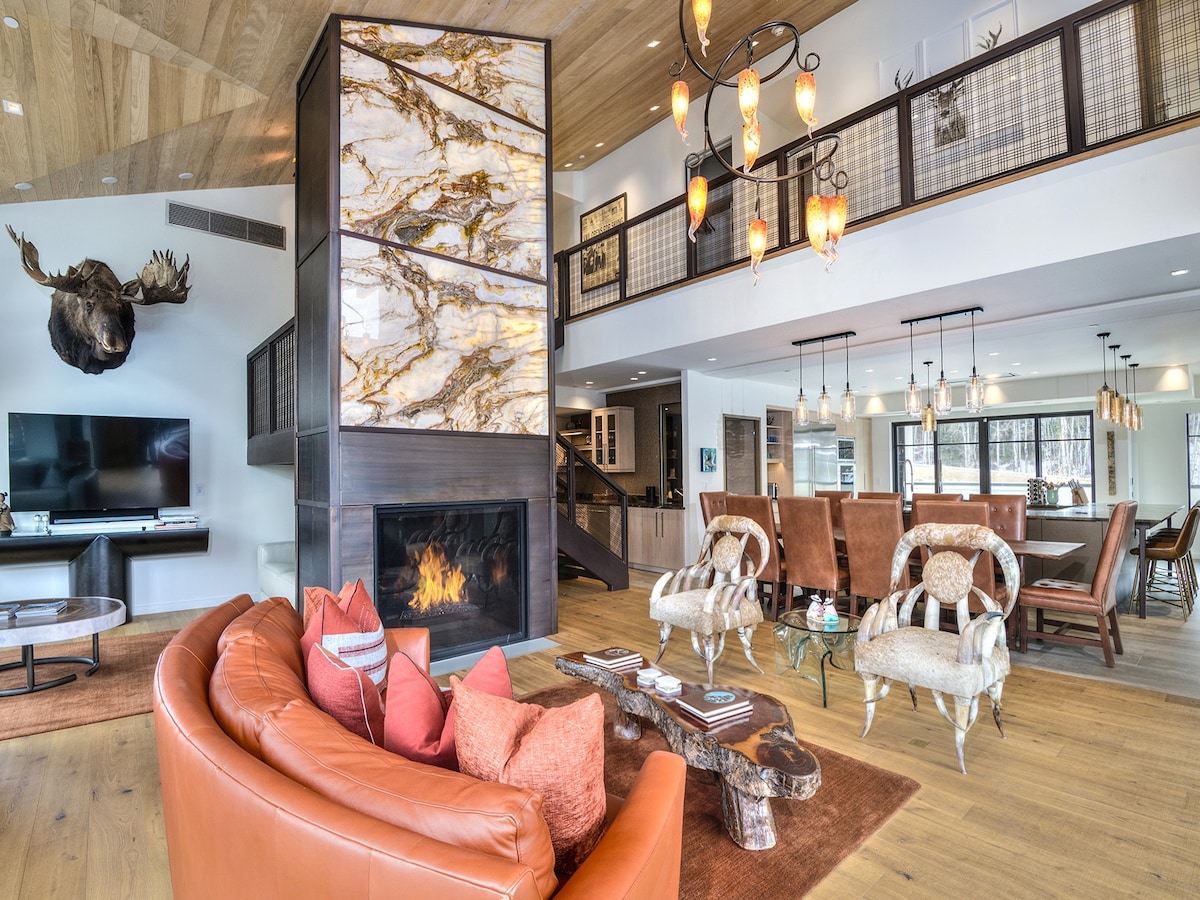 Impeccably Designed Ski In/Ski Out Penthouse