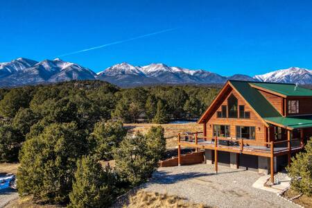 Reveille Mountain View Cabin