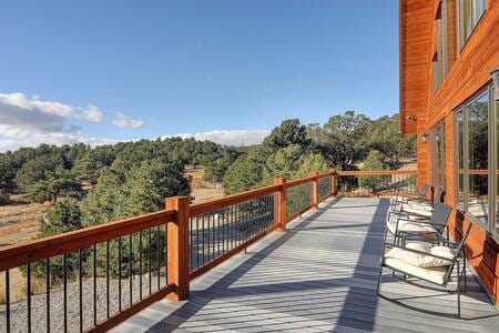 Reveille Mountain View Cabin