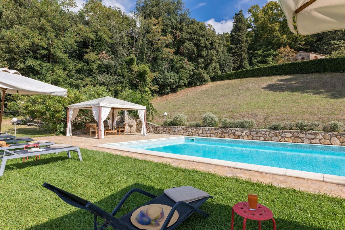 Delightful apartment between Volterra and Florence