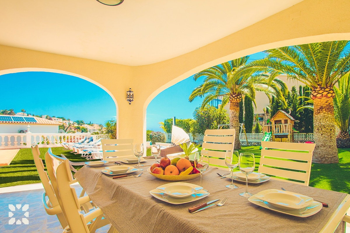 Mediterranean-style villa close to the beach