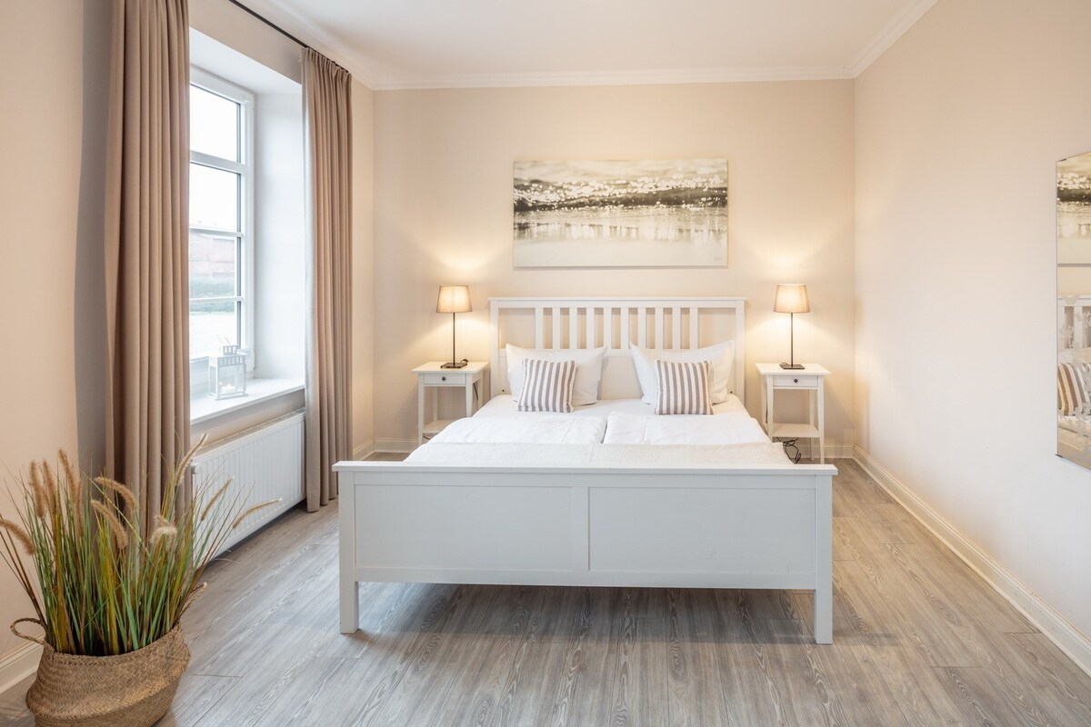 可容纳6位房客的公寓，面积100平方米，位于西部市场（ Westermarkelsdorf ） （ 51539 ）