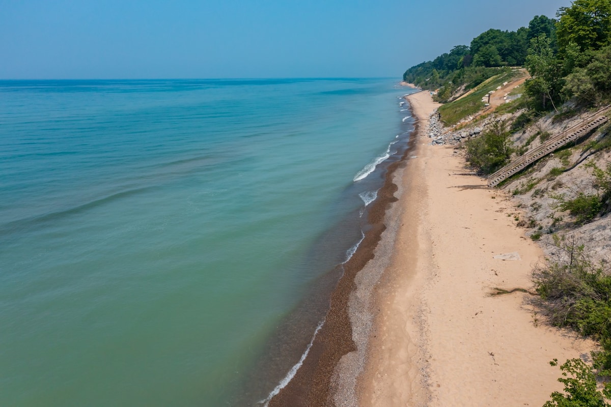 Glenora Bluffs - Private lake access