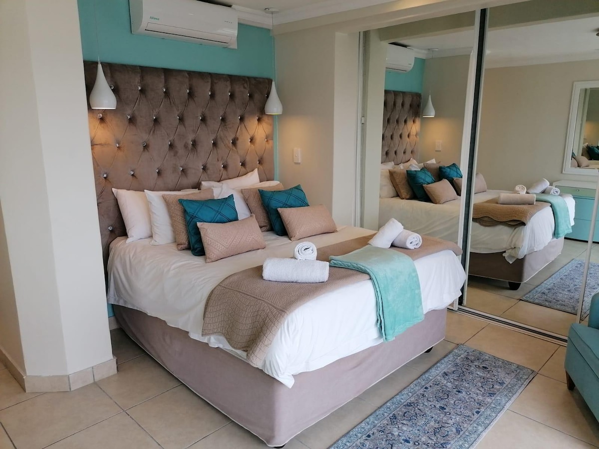 307 Bermudas - by Stay in Umhlanga