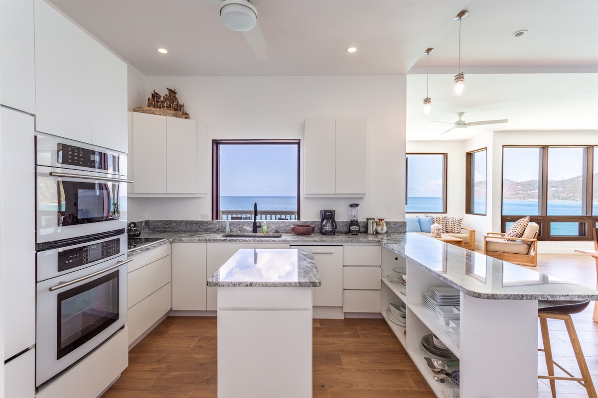 令人惊叹的现代海滩房屋，俯瞰冲浪@苹果湾