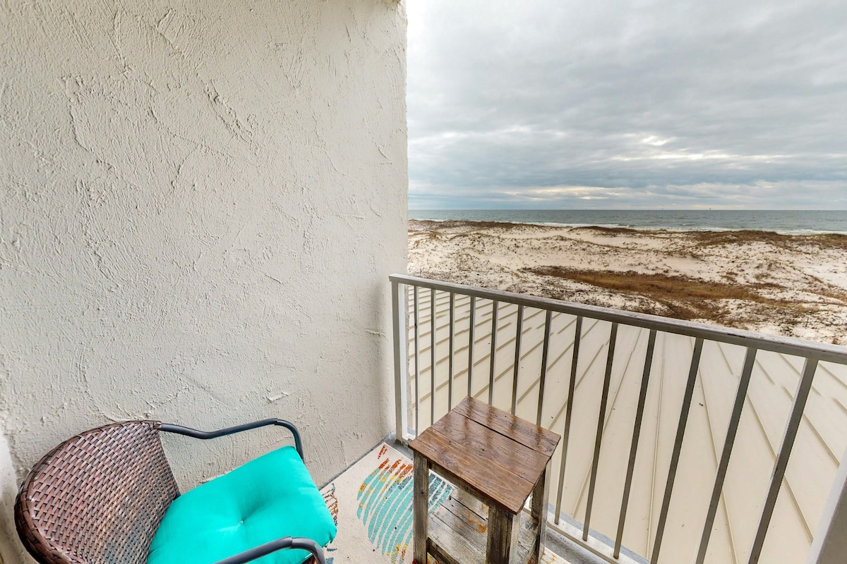 海滨单间公寓|阳台|泳池|小厨房