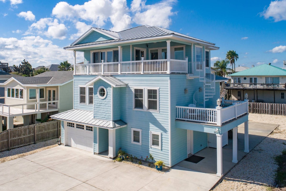 Spectacular Beach Views, Balconies, Beach access!