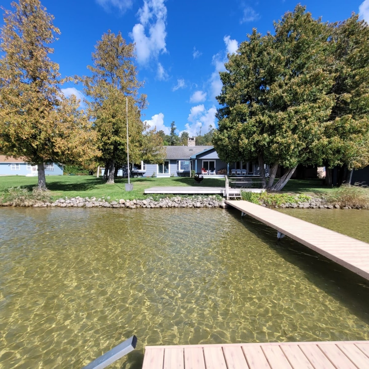 Leelanau上的Sandbar Cedar Cottage