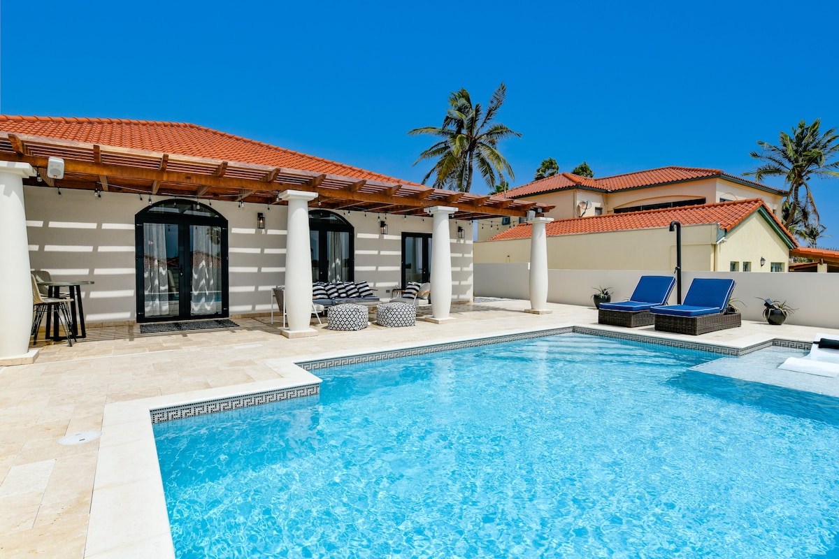 Stunning 5BR Oasis w/ Resort-style Pool & Patio