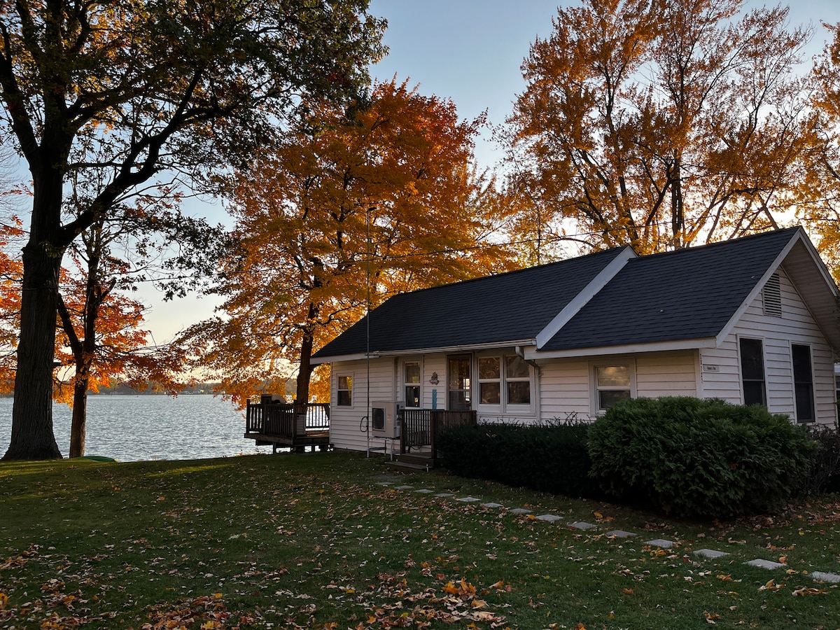 Cottages on Sand Lake - The Coastal Cottage