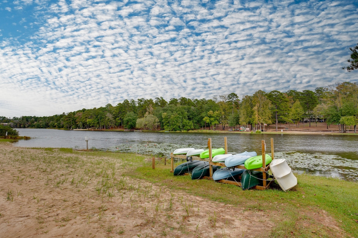 Holly Lake Retreat w/ Community Pool & Lake Access