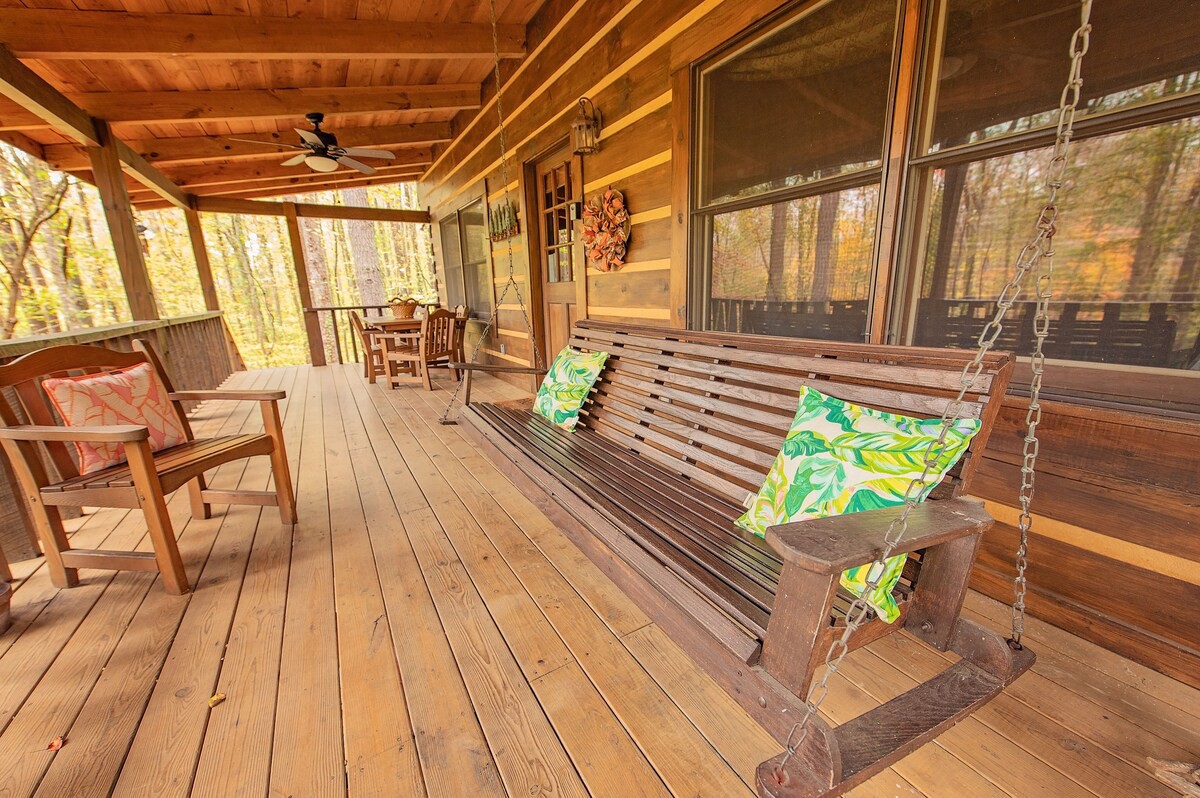 The Pines | Riverside Log Cabin on The Ocoee