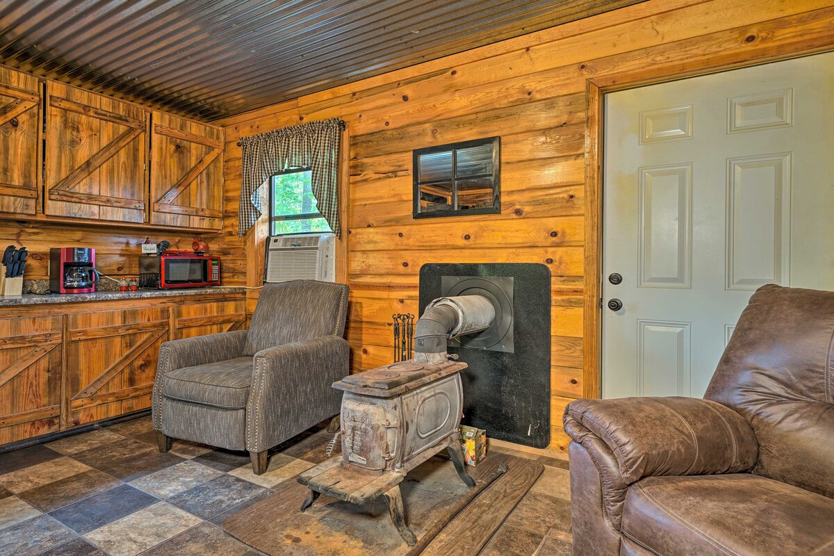 Secluded Wright City Cabin w/ Scenic Forest Views!
