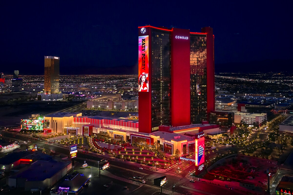 Crockfords Las Vegas、LXR Hotels and Resorts的双卧室套房（按适合程度）