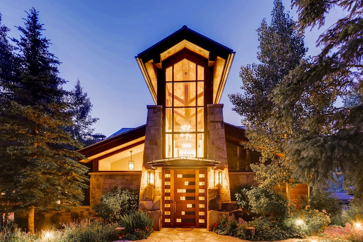 Luxury Ski In/Ski Out Stunner | Private Setting