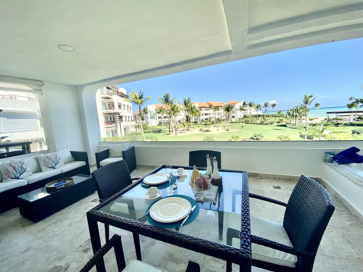 Beachfront Lux condo w/ private terrace