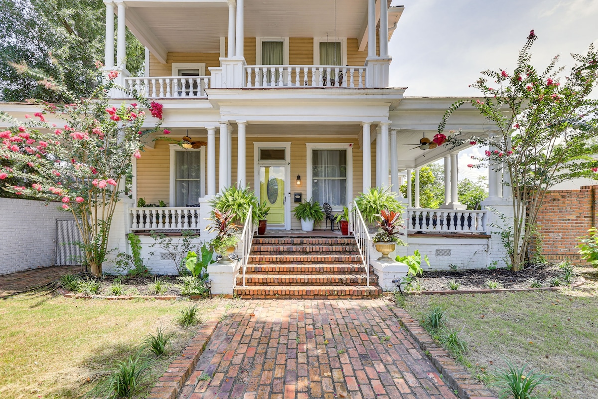 Central Albany Home with Covered Porch & Patio!