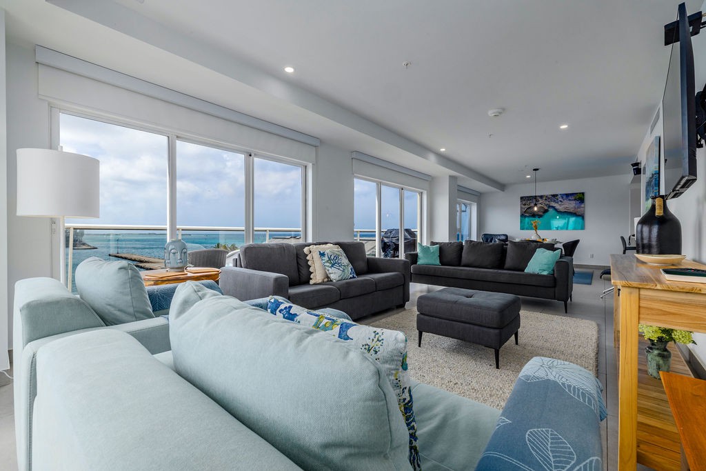 Large Corner Condo with all the VIEWS - Oceanfront