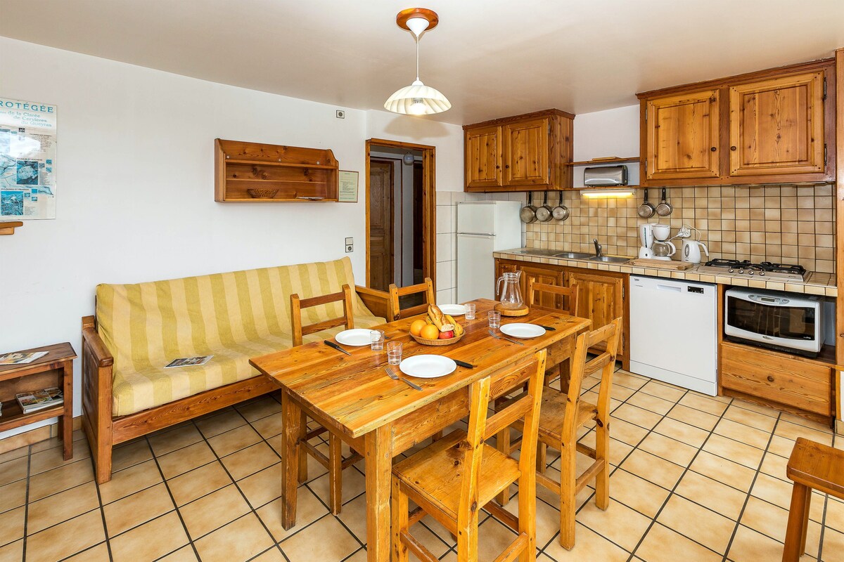 Appartement 1 km away from the slopes for 8 ppl.