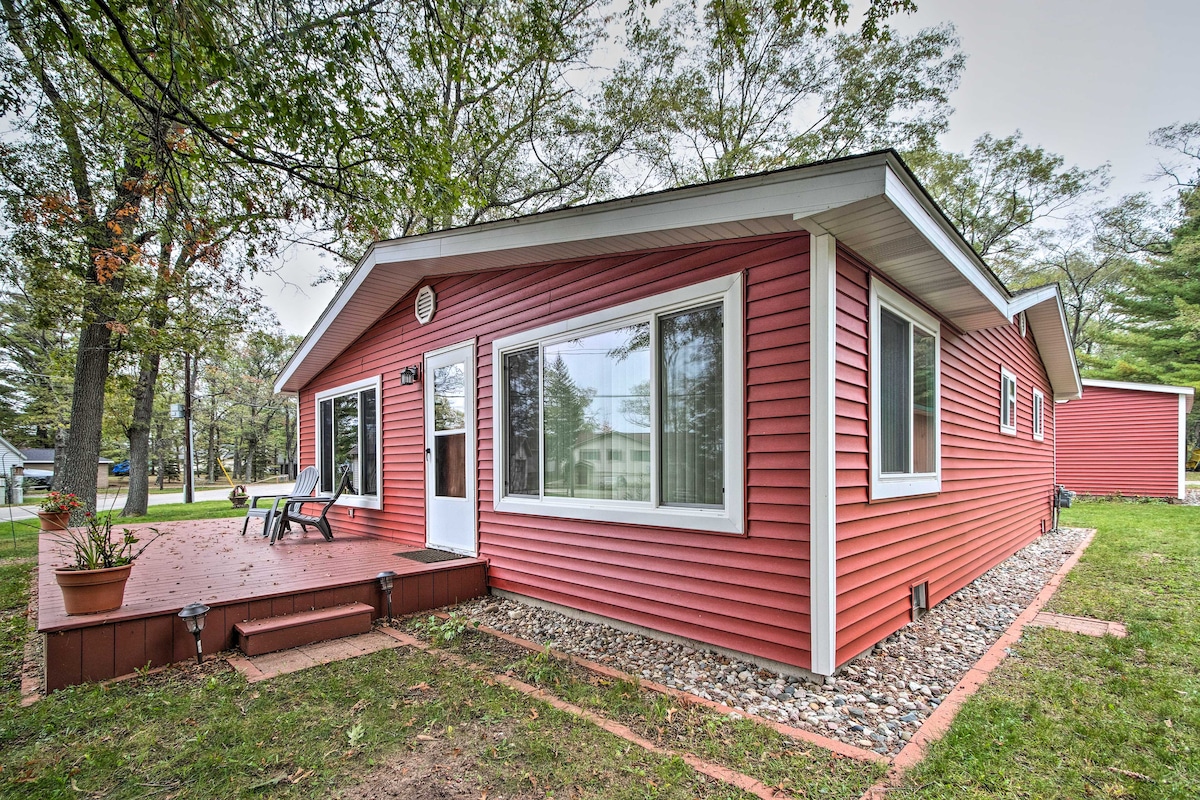 National City Cottage w/ Patio, Steps to Lake!