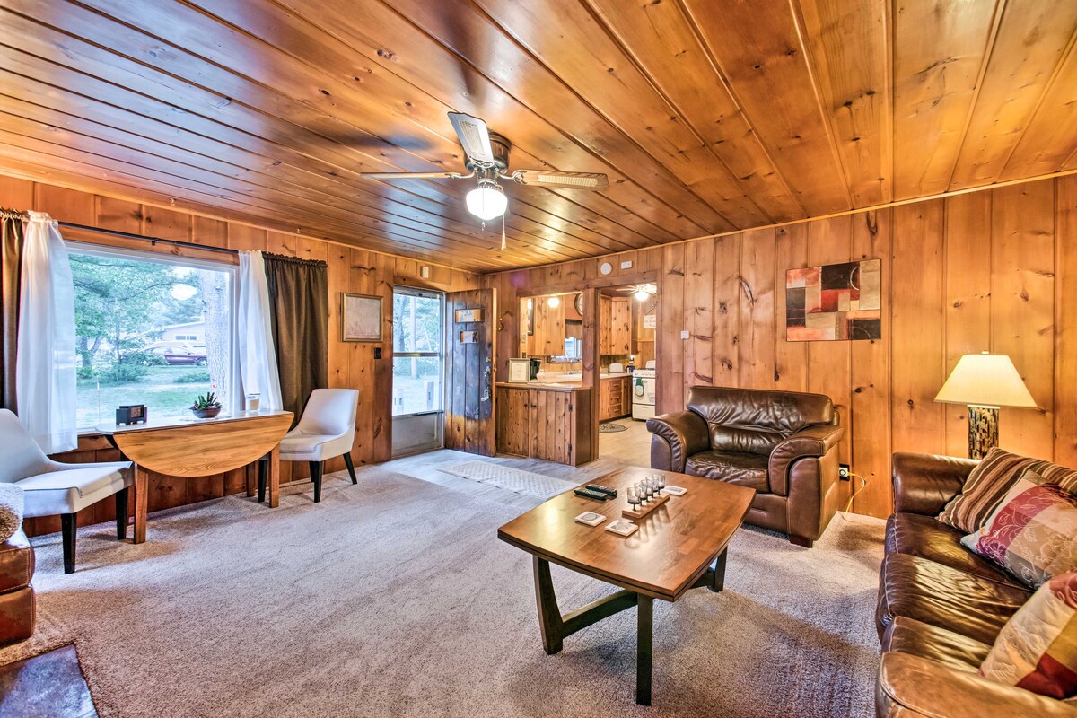 East Tawas Cabin w/ Deck, Backyard & Fire Pit!