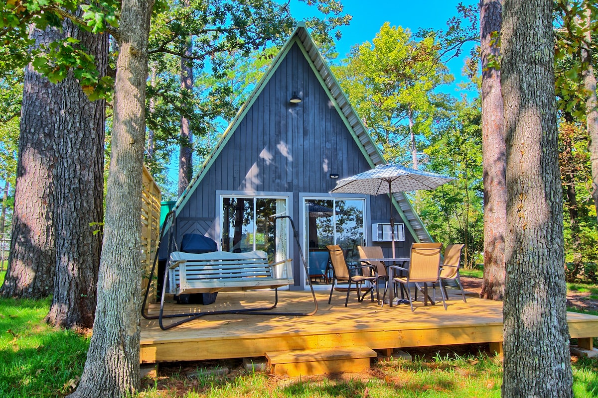 舒适的Toledo Bend A-Frame ，带海滨景观！